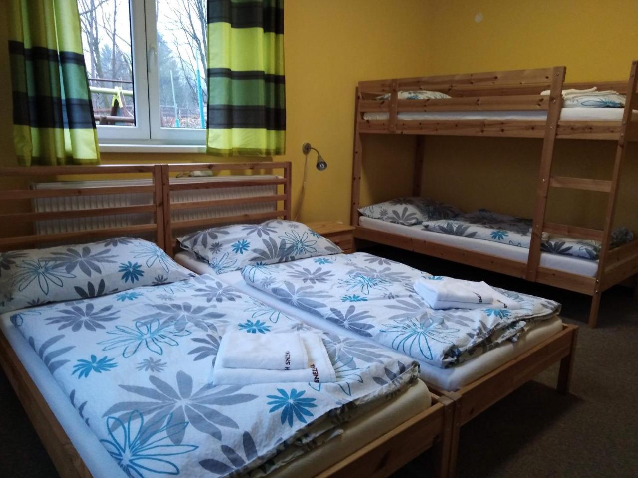 Penzion Snezenka Jiretin pod Bukovou Luaran gambar