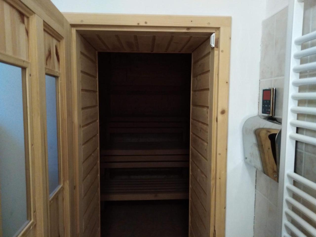 Penzion Snezenka Jiretin pod Bukovou Luaran gambar