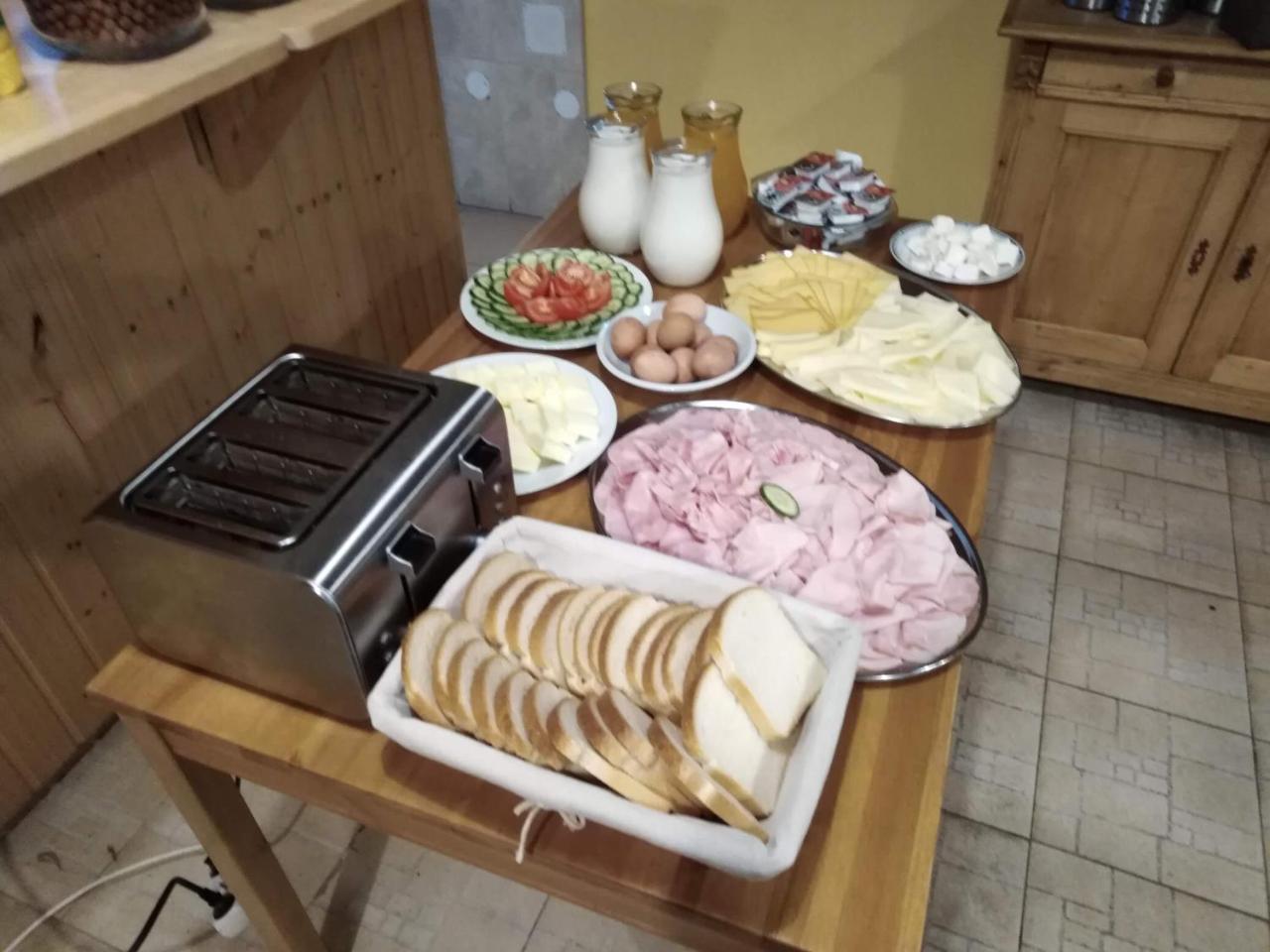 Penzion Snezenka Jiretin pod Bukovou Luaran gambar