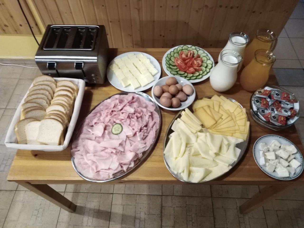 Penzion Snezenka Jiretin pod Bukovou Luaran gambar
